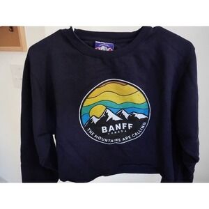 Womens Small Navy BANFF Canada crop‎ sweatshirt